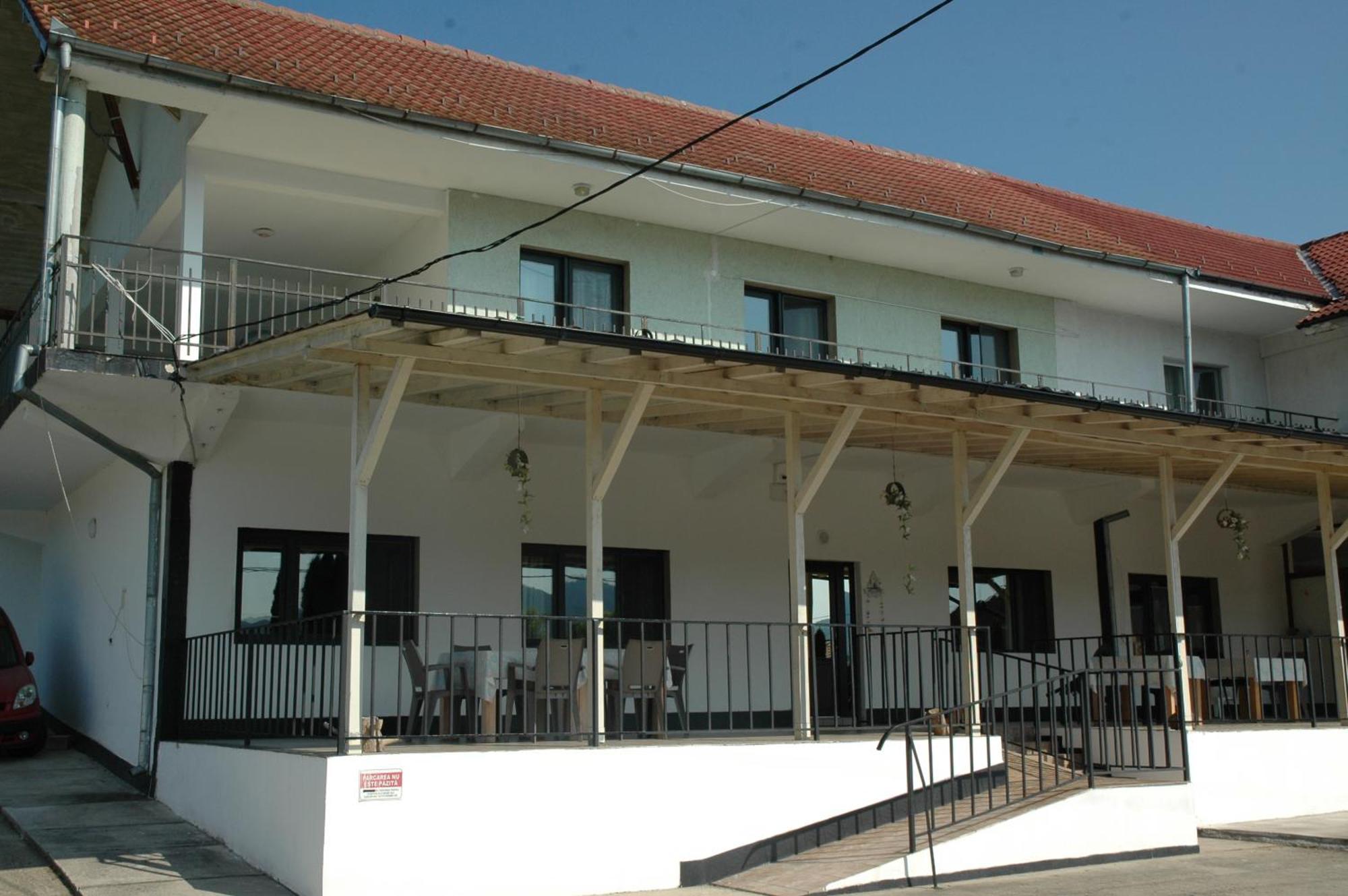 Casa Geppo - Camere De Inchiriat Ieşelniţa Esterno foto